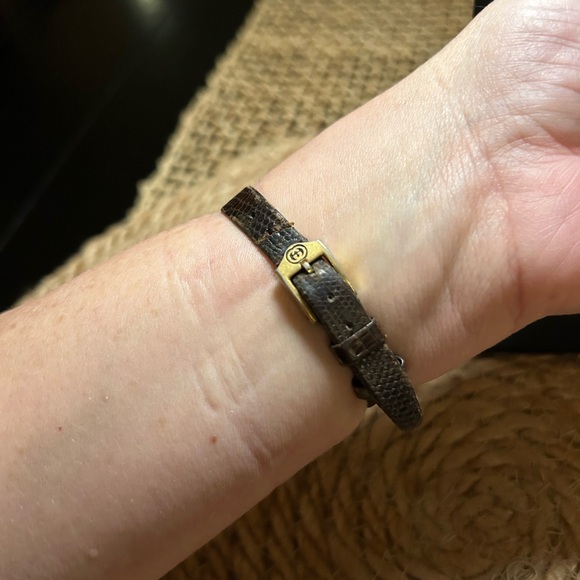 Authentic Vintage Gucci Watch - Picture 9 of 11